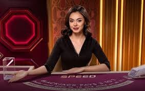 Tim esports kompetitif dalam turnamen Mobile Legends di pasukan jitu